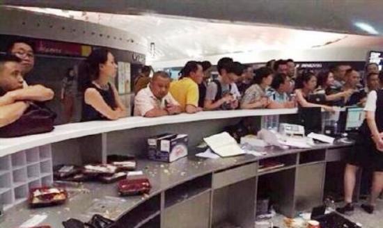 shenzhen airport delay rage