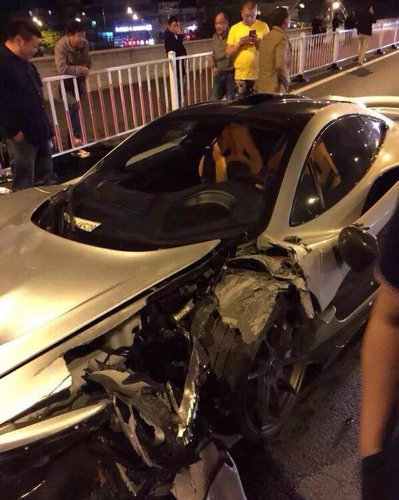 supercar mclaren p1 crash zhejiang