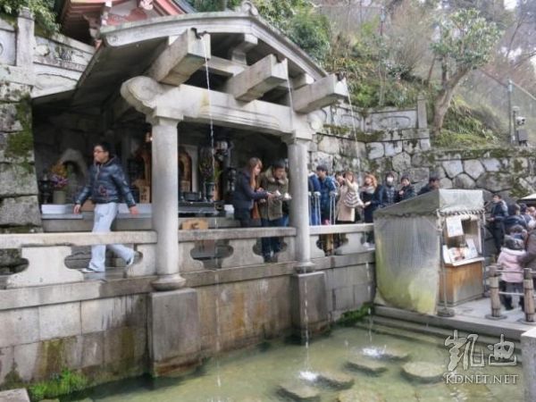 kyoto shrine chinese tourist